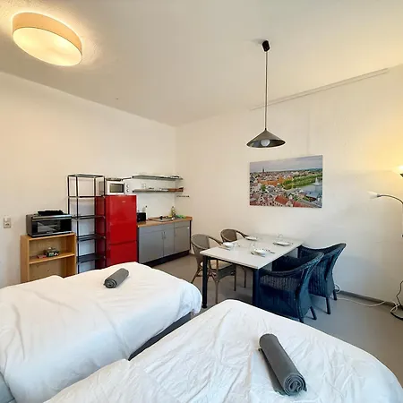 Berta - Zentrale - 2 Kuechenzeilen - Naehe Bahnhof شقة