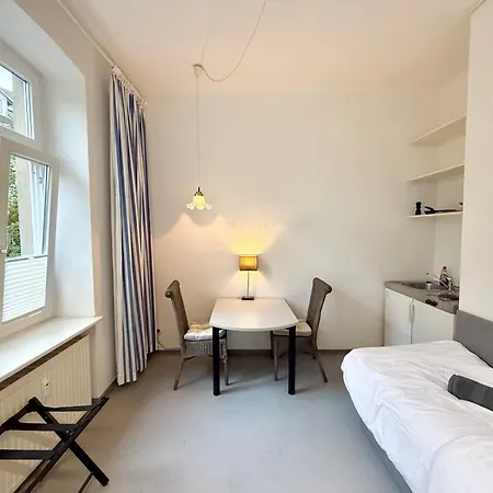 شقة Berta - Zentrale - 2 Kuechenzeilen - Naehe Bahnhof